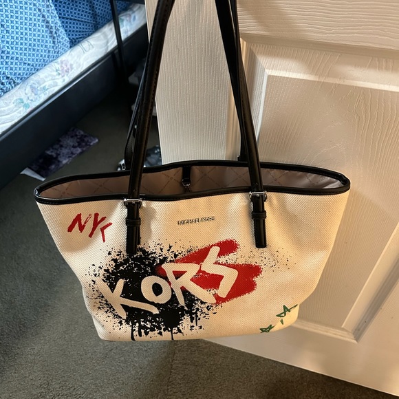 Michael Kors Purse - Picture 4 of 4